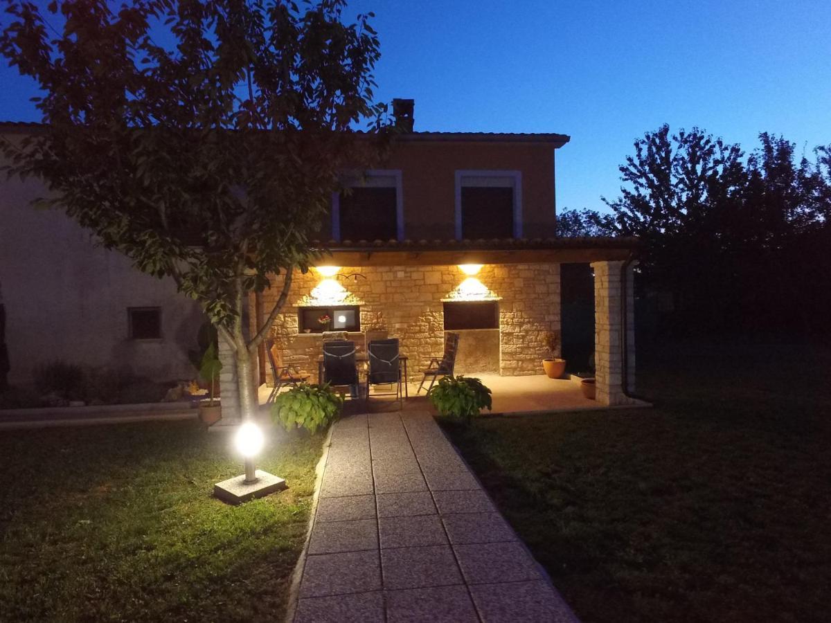 Holiday Apartment Ariella Krizanici Exterior photo